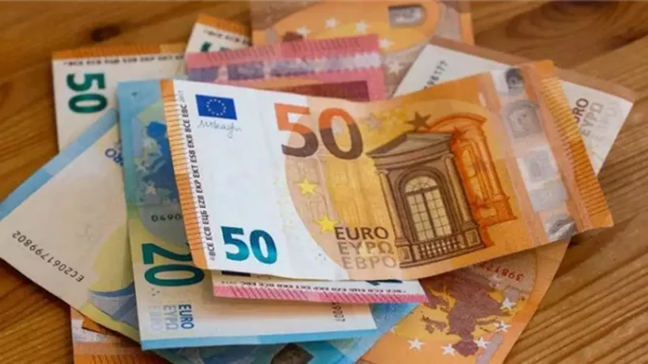تراجع سعر اليورو أمام الجنيه المصري في ختام تعاملات اليوم الأحد